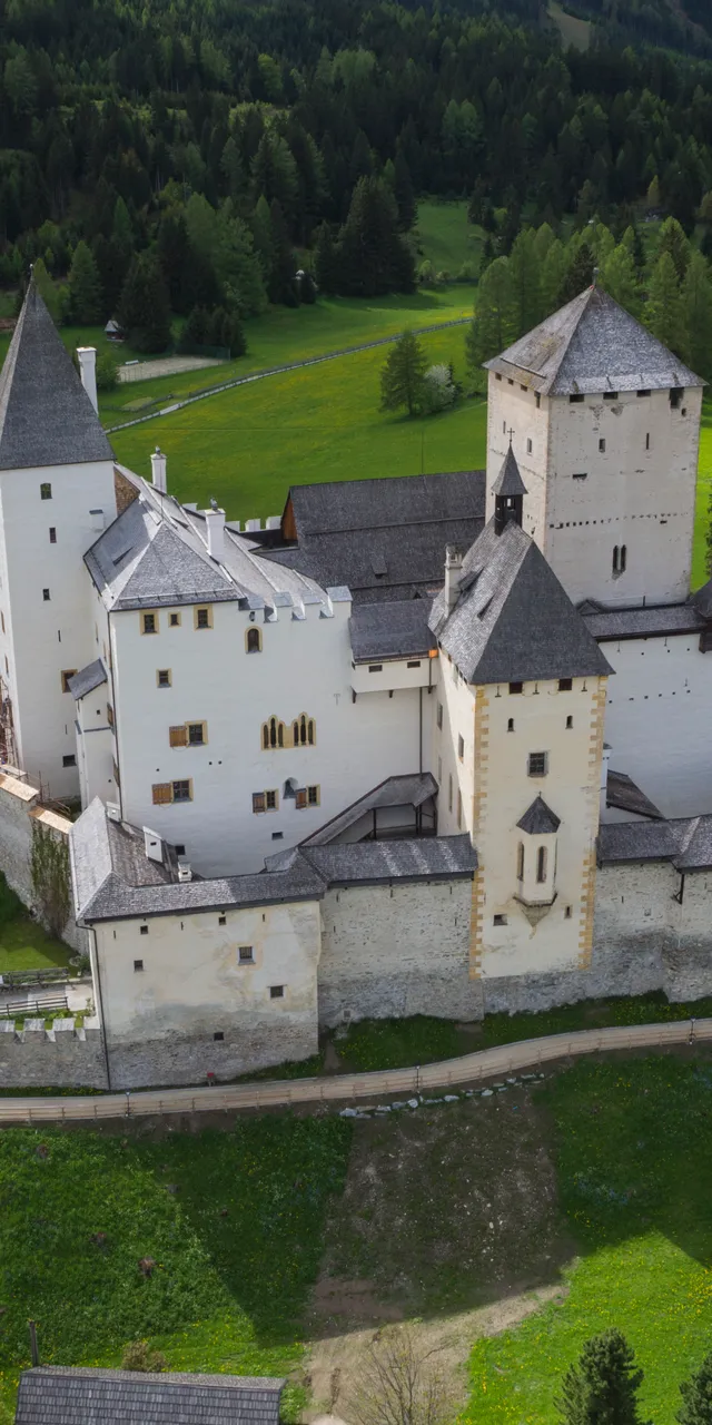 Burg Mauterndorf Aussenansicht