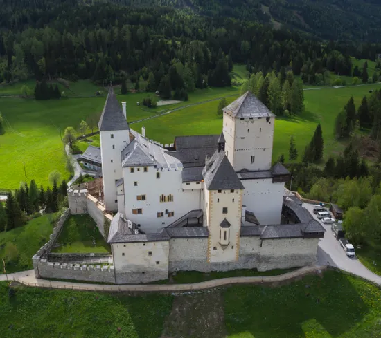 Burg_Mauterndorf_von_Oben.jpg