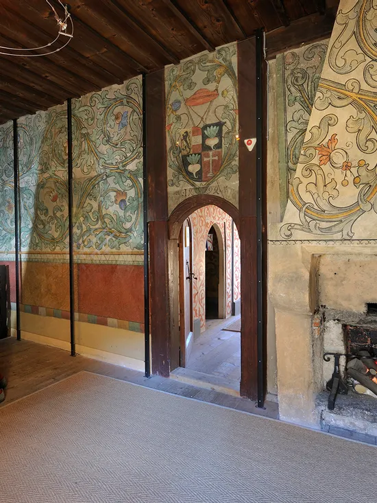 Burg_Mauterndorf_Wehrturm_2.jpg
