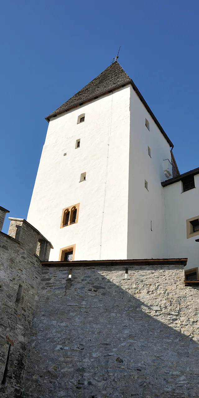 burg-mauterndorf-mauer.jpg
